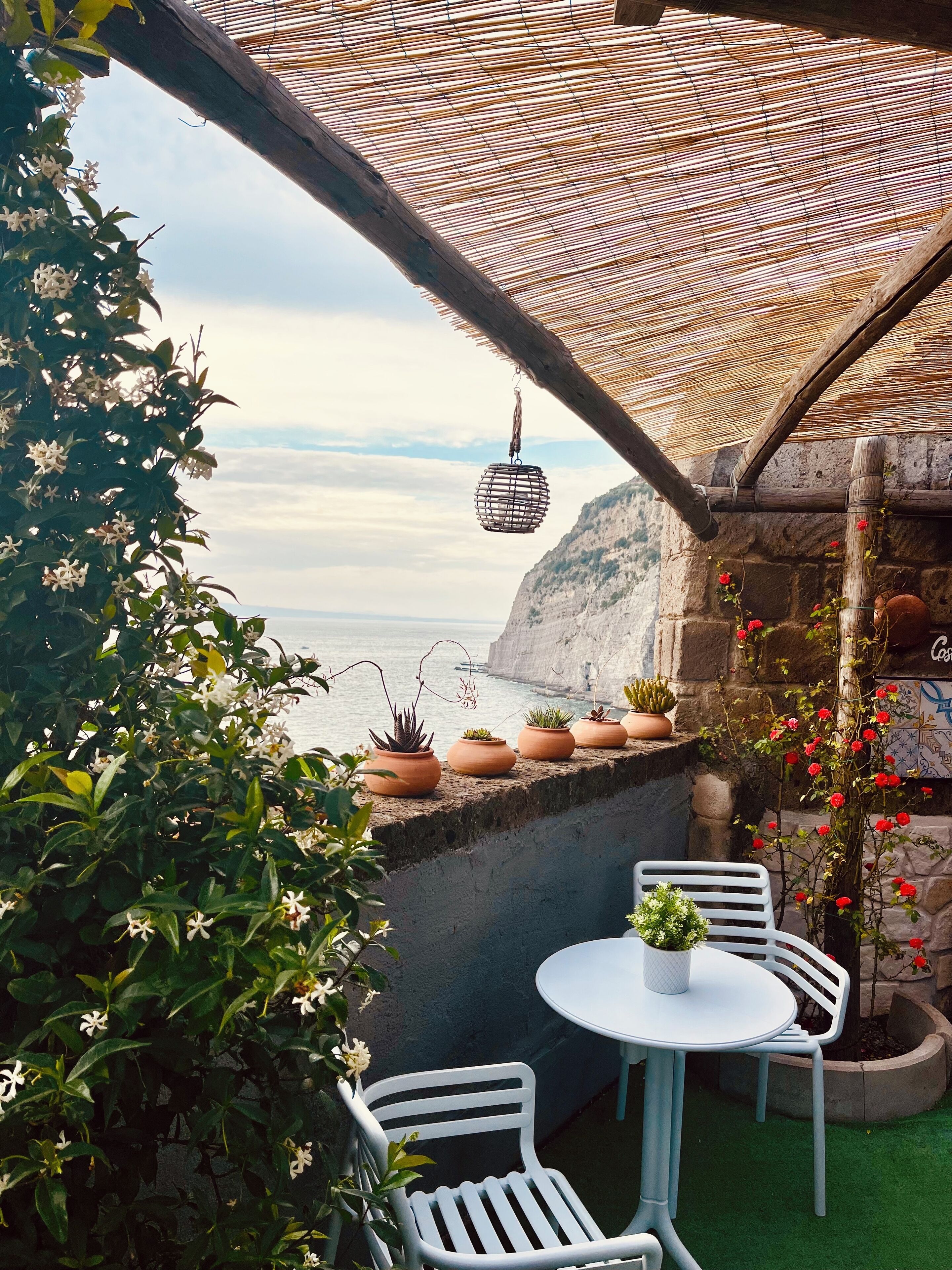 تناول الطعام بالخارج