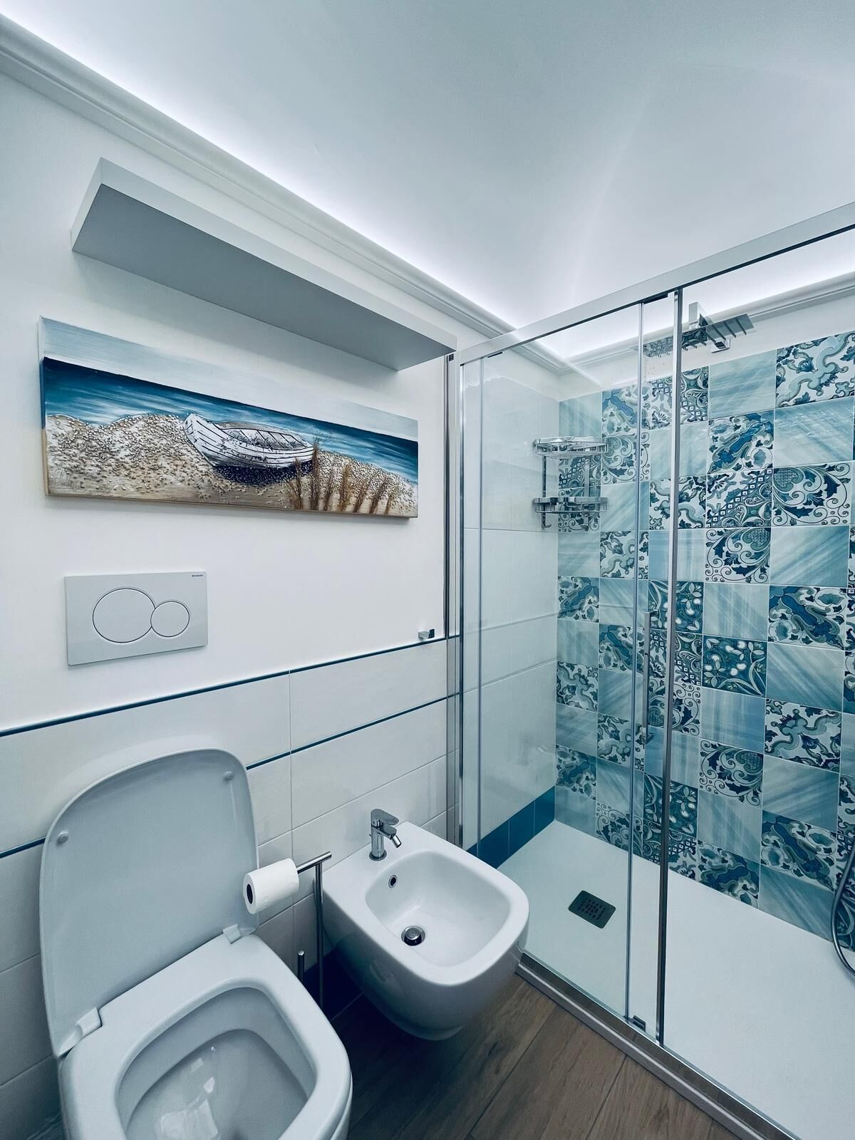 Doccia, asciugacapelli, bidet, asciugamani