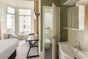 Dusche, Haartrockner, Handtücher, Shampoo