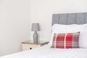 Fer et planche à repasser, draps fournis