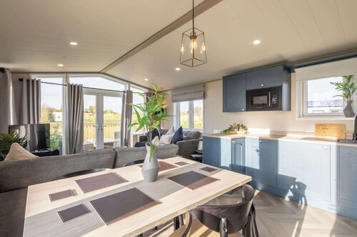 Host & Stay | Riverwood, Ashdown Retreat