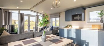 Host & Stay | Riverwood, Ashdown Retreat