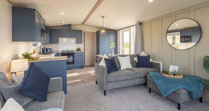 Host & Stay | Riverwood, Ashdown Retreat