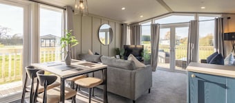 Host & Stay | Riverwood, Ashdown Retreat