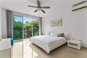 5 bedrooms, iron/ironing board, WiFi, bed sheets - Casa Lula, 5-BR Getaway in Riviera Maya (Playa del Carmen)