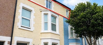 Central 2-Bed Apartment | 5 Min to Beach