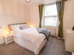3 bedrooms, iron/ironing board, travel cot, WiFi