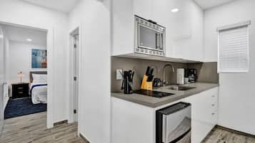 Fridge, microwave, stovetop