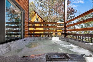 Tina de hidromasaje al aire libre