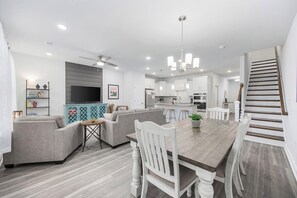 Interior - Birdie Bungalow- Games, Beach Gear, Sleeps 10 (North Myrtle Beach)