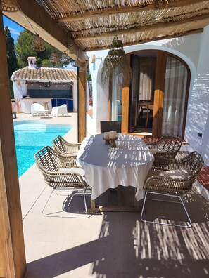 Outdoor dining - Charming boutique villa Casa de Cactus, Balcon al Mar, Javea (VC)