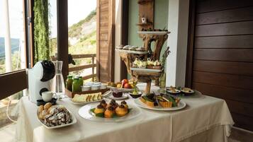 Colazione a base di specialità locali inclusa, servita tutte le mattine