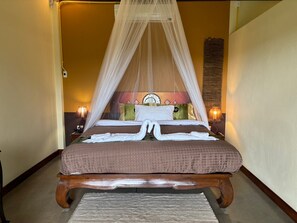 Double Royal Lanna Villa | Yksilöllisesti sisustettu, työpöytä, ilmainen Wi-Fi