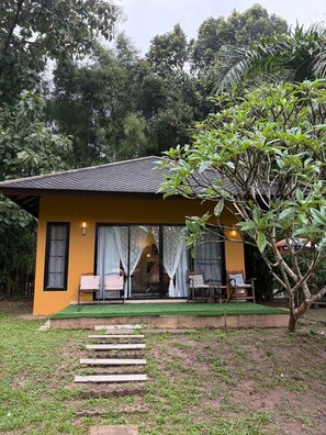 Deluxe Familly Pool Villa | Individually decorated, desk, free WiFi - Elephant Camp Maerim (Mae Rim)