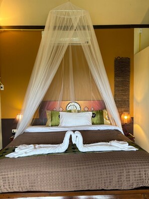 Double Royal Lanna Villa | Yksilöllisesti sisustettu, työpöytä, ilmainen Wi-Fi