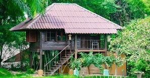 Individually decorated, desk, free WiFi, bed sheets - Palette Luxe Elephant Camp Maerim (Mae Rim)