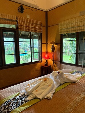 Deluxe Lanna Wood | Individually decorated, desk, free WiFi, bed sheets