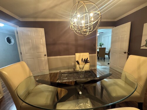 Charming 3-bedroom Cottage in Martinez with WiFi and AC