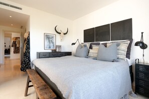 3 chambres, fer et planche à repasser, Wi-Fi gratuit, draps fournis