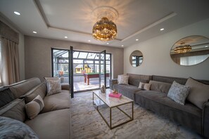 Stereo - 20 Guest Luxury Stay - Private Pool, Hot Tub & Gym. (Lytham St Annes)