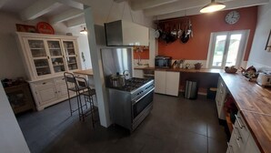 Coffee/tea maker, fridge, microwave, oven - Landes océan - Rental house 230 m2, close to beaches (Mézos)