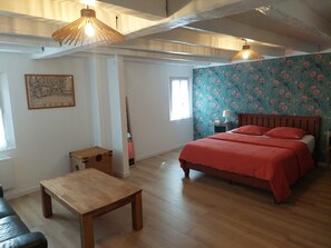 4 Schlafzimmer, Bügeleisen/Bügelbrett, kostenloses WLAN, Bettwäsche