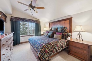 2 bedrooms, iron/ironing board, travel cot, WiFi