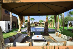 Outdoor dining - Chez Vanessa & Rachid  (MARRAKECH)