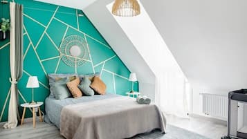 3 bedrooms, iron/ironing board, WiFi, bed sheets