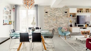 Dining - Casa Mogador 10 min from Saint Malo! ideal for families  (Miniac-Morvan)