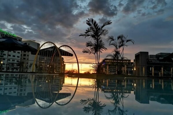 Pool - Sabah Oriental Hotel Kota Kinabalu (Kota Kinabalu)