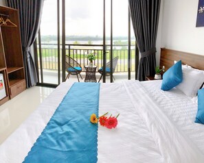 Deluxe Double Room, 1 King Bed | Desk, soundproofing, free WiFi, bed sheets