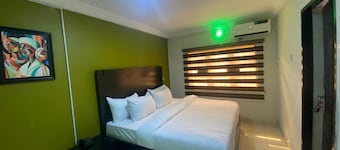 Gachiba Hotel & Suites