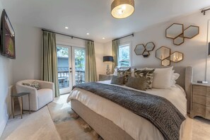 3 bedrooms, iron/ironing board, WiFi