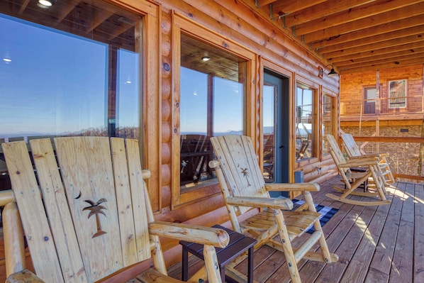 Terrace/patio - 5-Star Mountain Views • Hot Tub • Blackstone • Game Room • Near Dollywood (Sevierville)