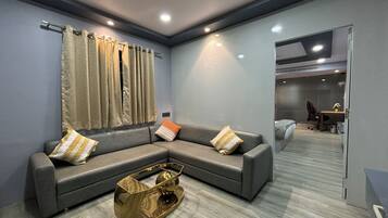 Executive Room, Balcony | Egyptian cotton sheets, premium bedding, down duvets, memory-foam beds