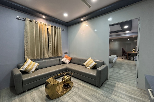 Executive Room, Balcony | Egyptian cotton sheets, premium bedding, down duvets, memory-foam beds