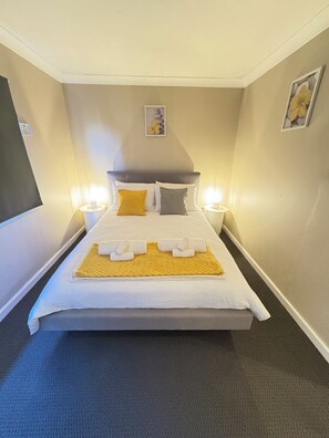 3 bedrooms, in-room safe, iron/ironing board, travel crib