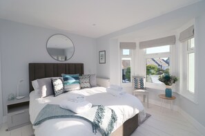 4 bedrooms, iron/ironing board, free WiFi, bed sheets