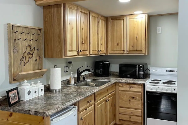 Frigorífic, microones, forn i placa de cuina