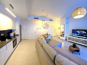 TV - Samuel Luxury 2 bedroom Residence (Torremolinos)