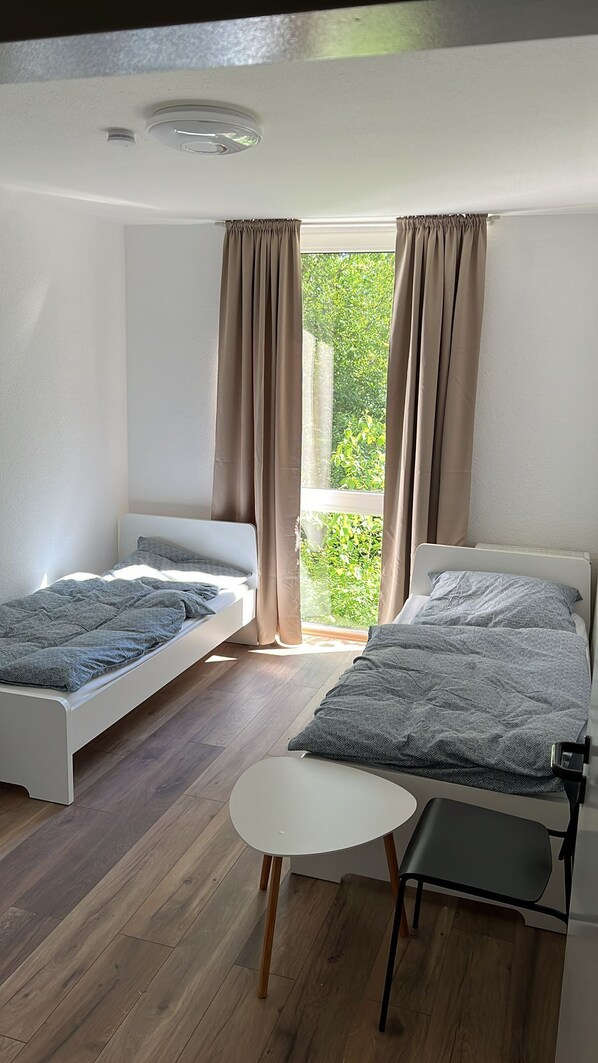 2 bedrooms, desk, WiFi, bed sheets - Cozy 2 room apartment in green Kreyenbrück - your haven of peace in the south of Oldenburg (Oldenburg)
