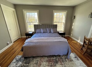 4 bedrooms, desk, iron/ironing board, free WiFi - Iconic Historical Home (Hastings)