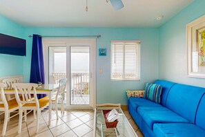 TV, DVD player - Gulfview condo with shared pools, sauna, and beach access (Gulf Shores)