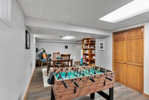 Games room - Sleeps 12 , Safe area , Close to top attractions (St. Louis)