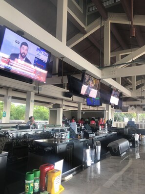 Bar (en la propiedad)