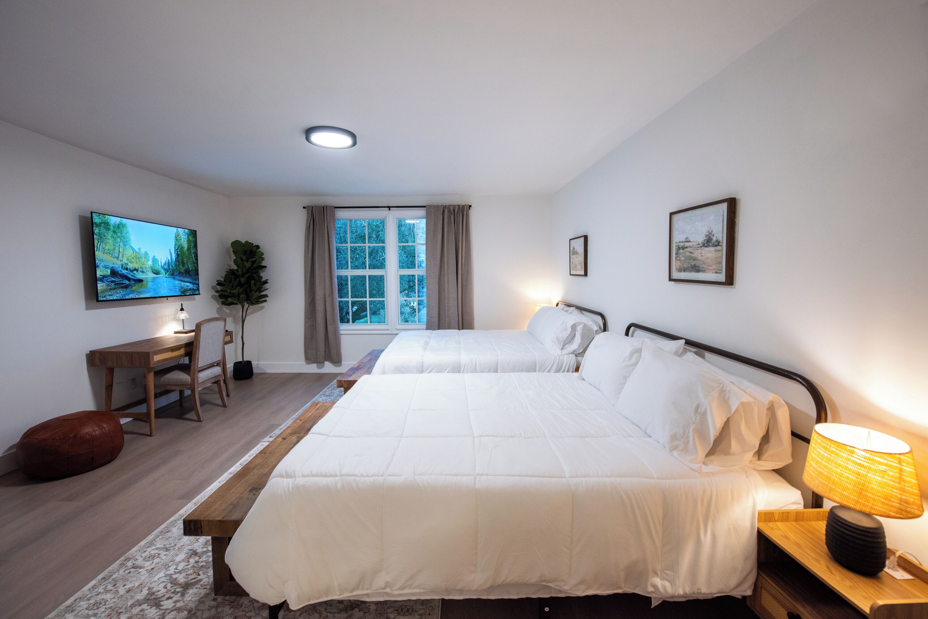 3 Schlafzimmer, Schreibtisch, Bügeleisen/Bügelbrett, Reisekinderbett