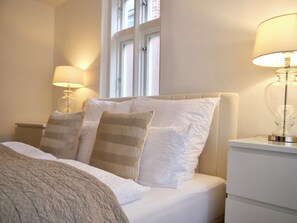 2 slaapkamers, een strijkplank/strijkijzer, gratis wifi, beddengoed