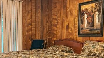 4 chambres, bureau, Wi-Fi, literie fournie