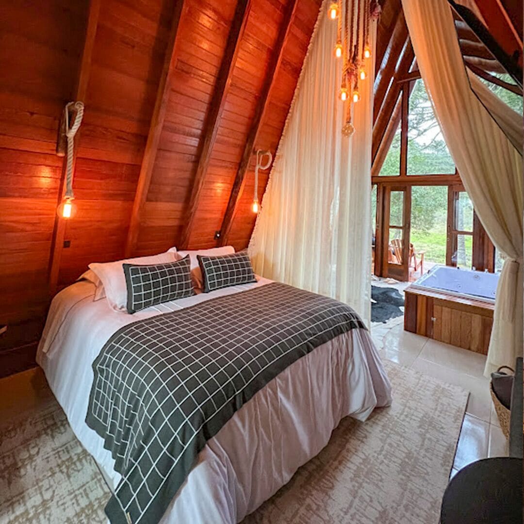 Chalet, 1 kingsize bed, uitzicht op tuin | Luxe beddengoed, donsdekens, een minibar, individueel gedecoreerd